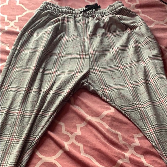 COPY - Checkered jogger pants Size M fits Large - Picture 1 of 2